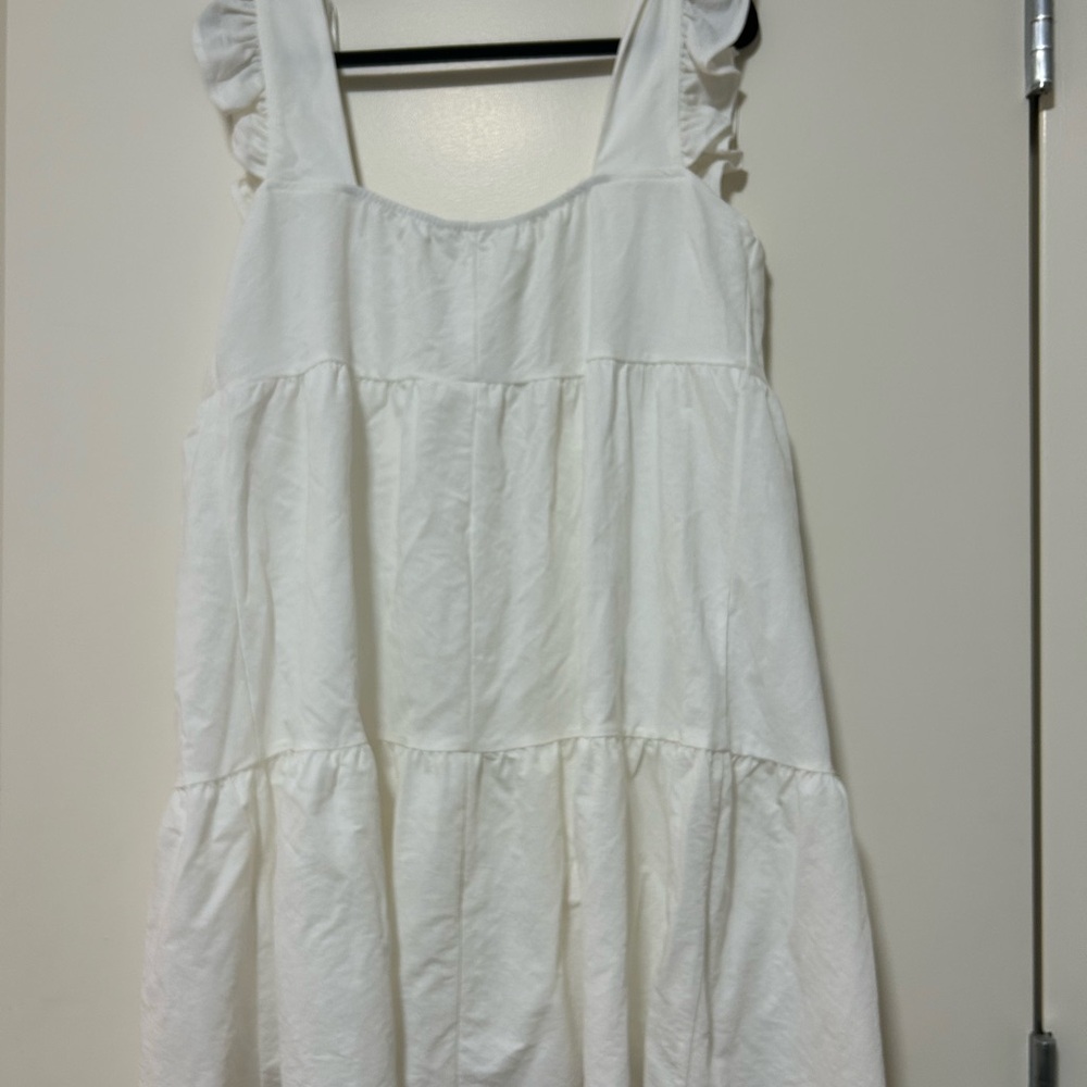 White cute dress!